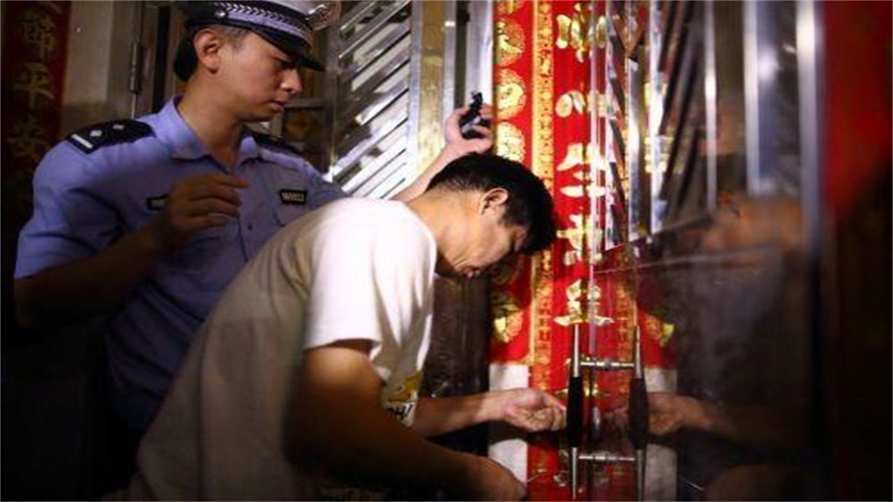 淮北请开锁师傅开了锁后，师傅为什么一般都不进门，就算主人请也不进去？